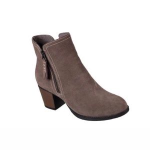 skechers accolade boots